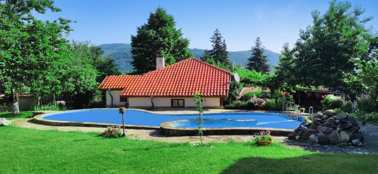 Хаджикольовата Къща Villa Medven Exterior photo